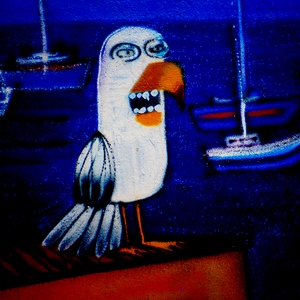 Street-art d'une mouette au port - France  - collection de photos clin d'oeil, catégorie streetart